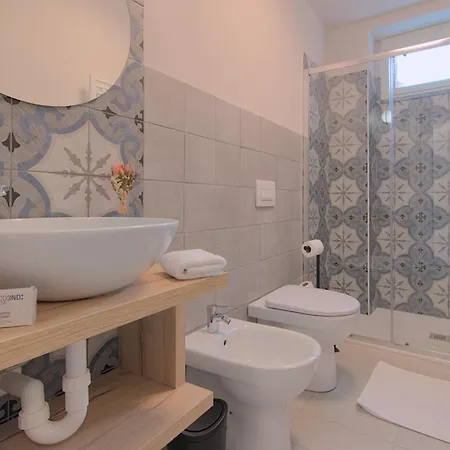 Privatunterkunft 2 Min - Near The Station - Wifi And Ac Mandello del Lario