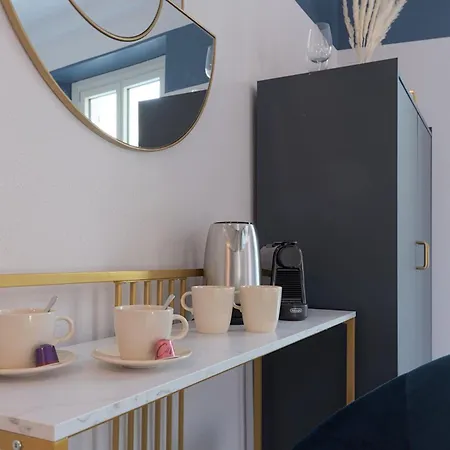 2 Min - Near The Station - Wifi And Ac Privatunterkunft *