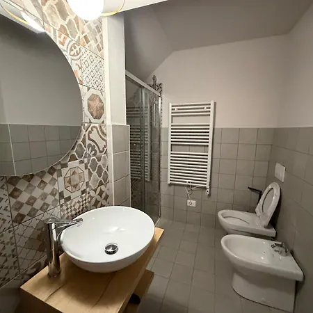 Privatunterkunft 2 Min - Near The Station - Wifi And Ac Mandello del Lario