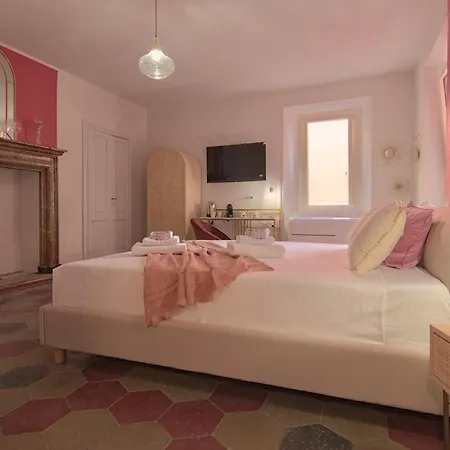 2 Min - Near The Station - Wifi And Ac Privatunterkunft *