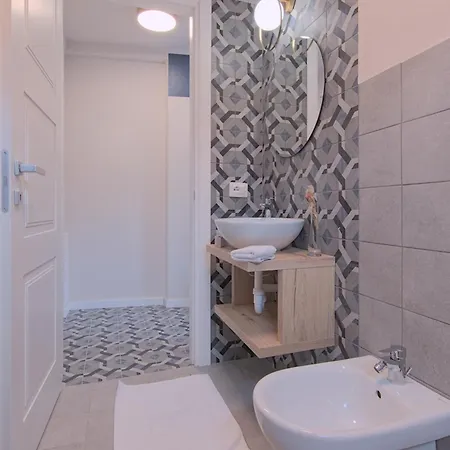 2 Min - Near The Station - Wifi And Ac Privatunterkunft Mandello del Lario
