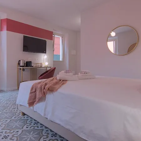 Privatunterkunft 2 Min - Near The Station - Wifi And Ac *
