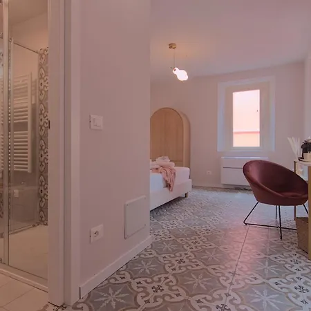 Privatunterkunft 2 Min - Near The Station - Wifi And Ac *